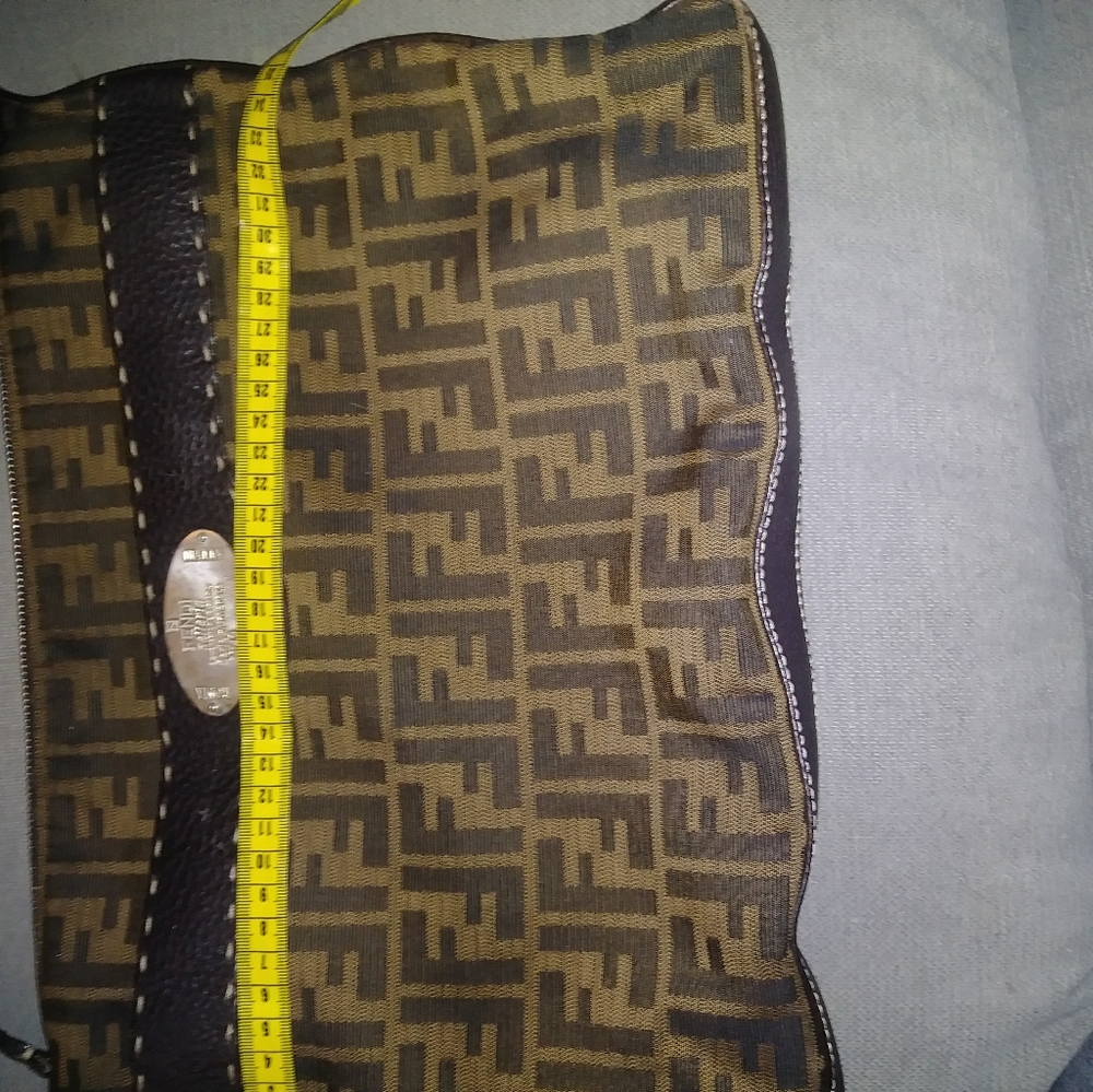 FENDI - Picture 4 of 8